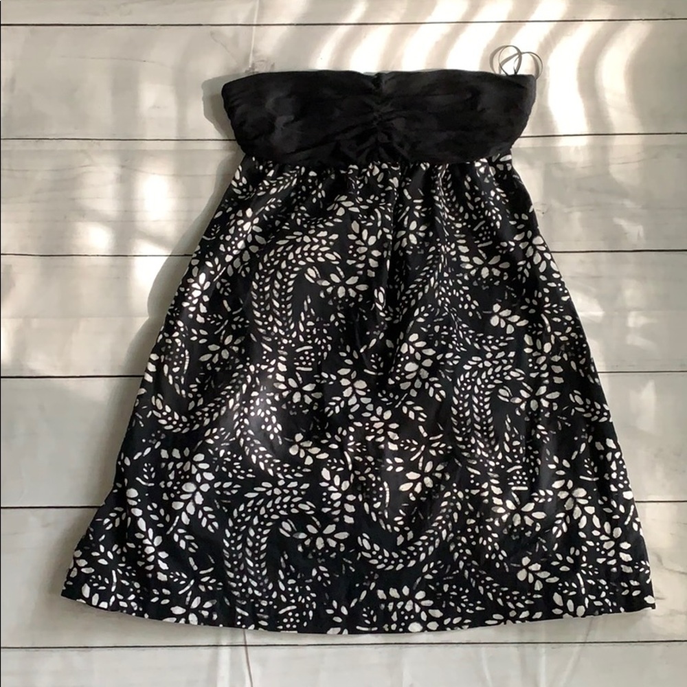 Strapless dress